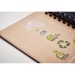  Un carnet , un Pin, article de papeterie écologique ou recyclé publicitaire